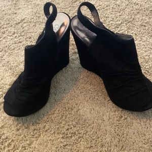 Black size 8 CARLOS wedges